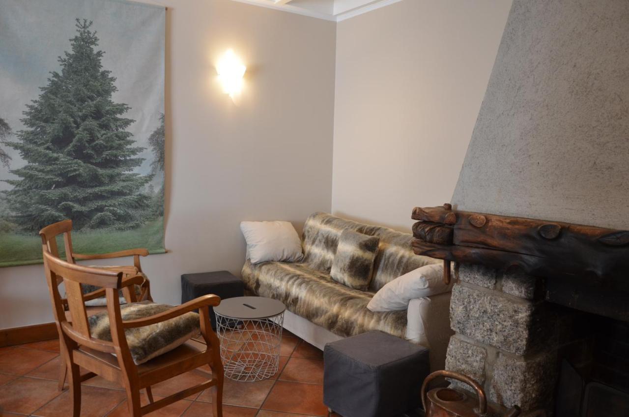 Hotel Le Cret Лес дьо Алпс Екстериор снимка