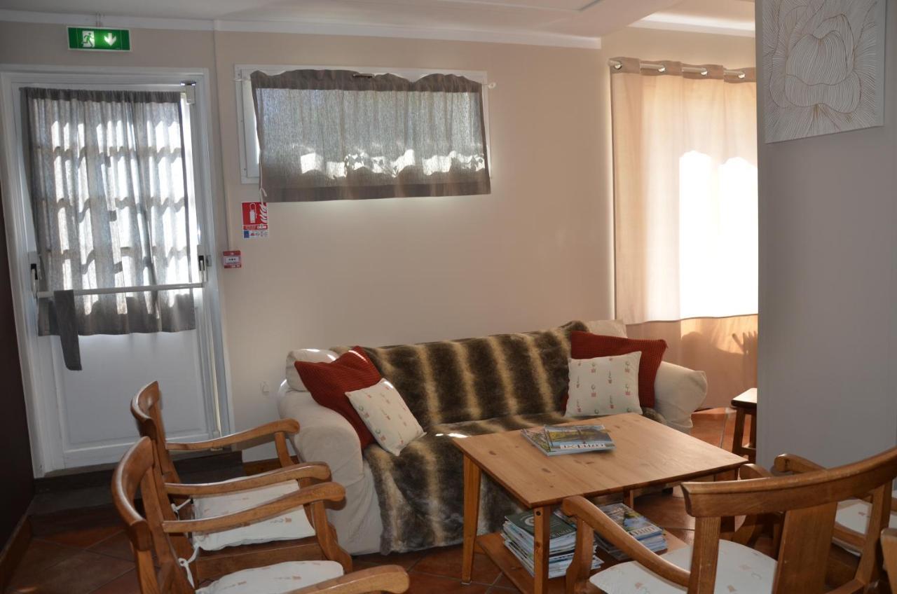 Hotel Le Cret Лес дьо Алпс Екстериор снимка