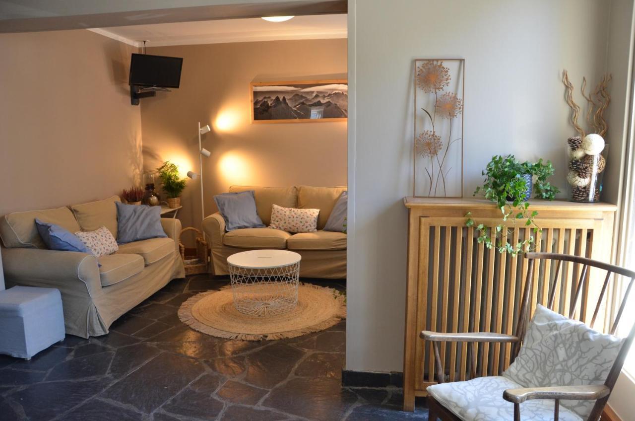 Hotel Le Cret Лес дьо Алпс Екстериор снимка