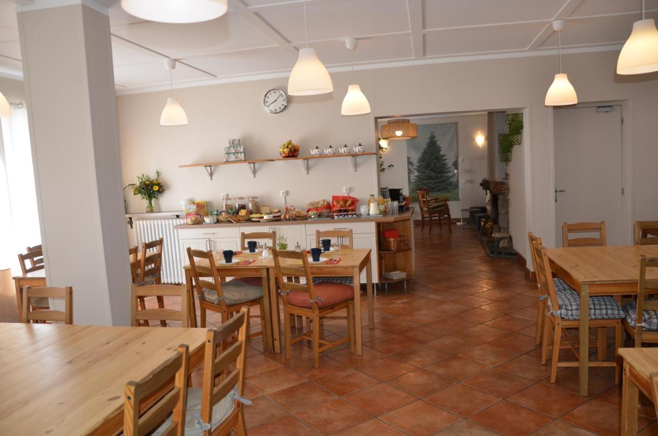 Hotel Le Cret Лес дьо Алпс Екстериор снимка