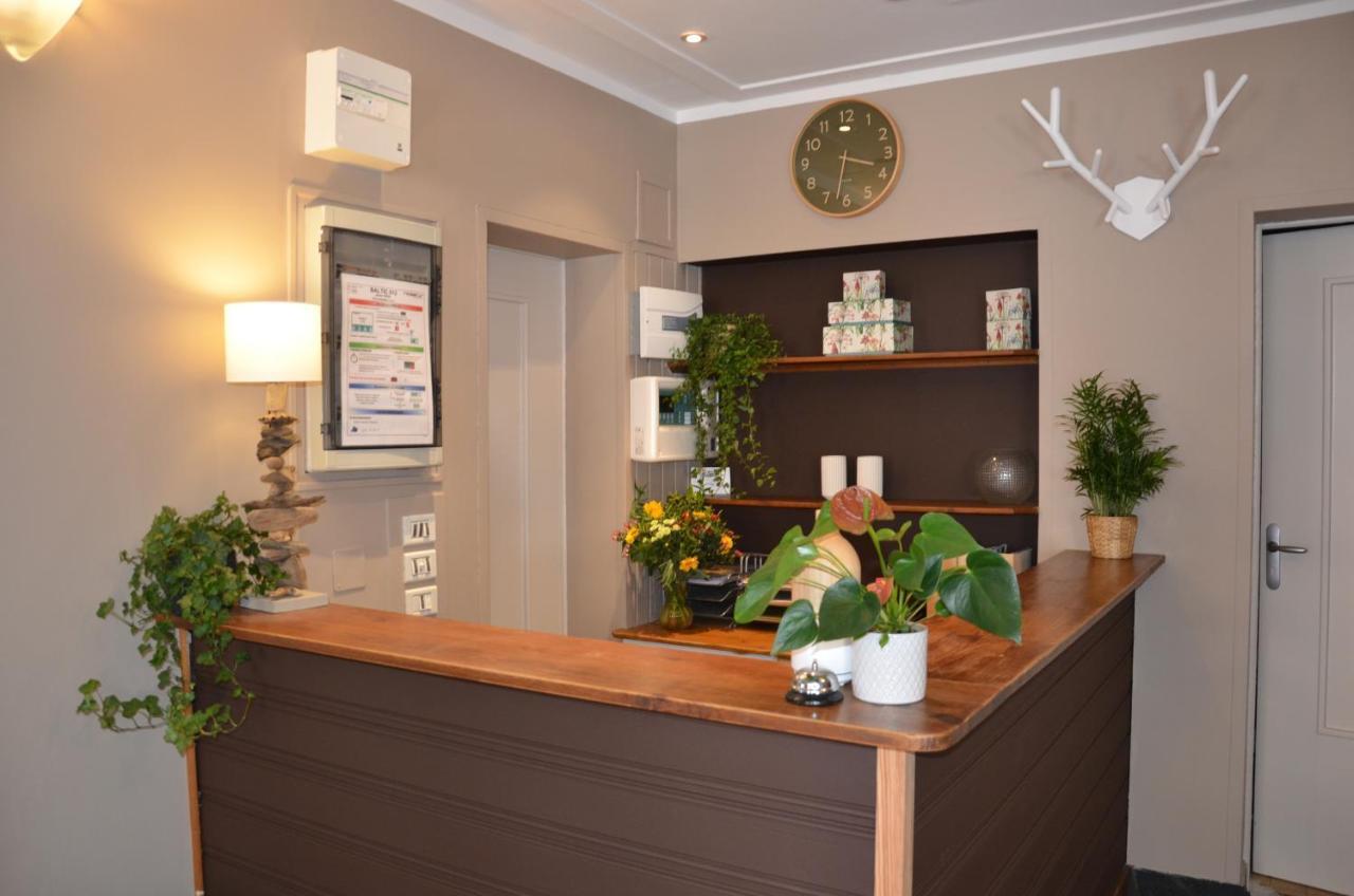 Hotel Le Cret Лес дьо Алпс Екстериор снимка