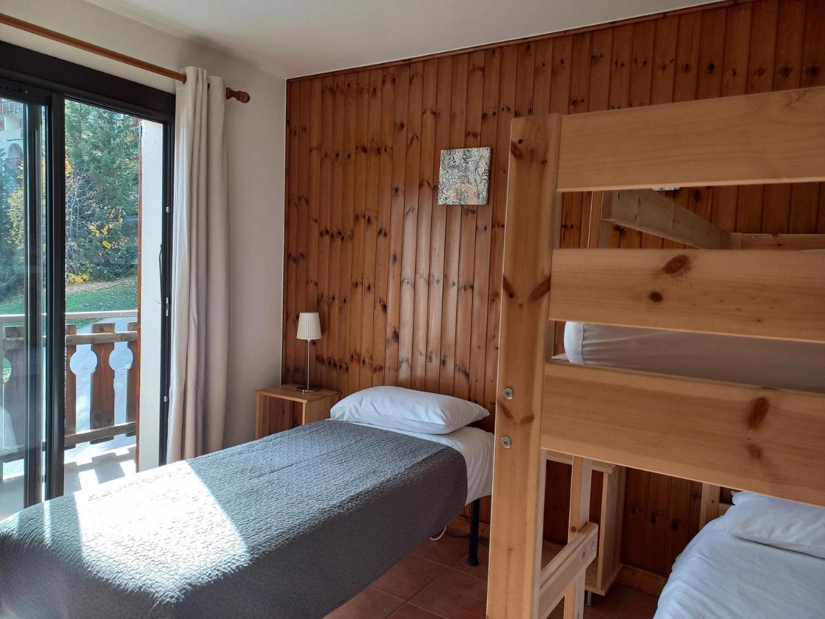 Hotel Le Cret Лес дьо Алпс Екстериор снимка